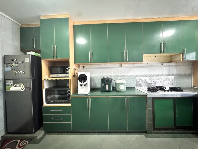 158 Woodlands Street 13, 158 Woodlands Street 13, 2 Bedrooms, 786 sqft, HDB Flat For Sale, by Siti Aisha Yassin, 500138291 - Kitchen - PropertyGuru.com.sg