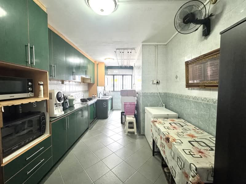158 Woodlands Street 13, 158 Woodlands Street 13, 2 Bedrooms, 786 sqft, HDB Flat For Sale, by Siti Aisha Yassin, 500138291 - Kitchen - PropertyGuru.com.sg