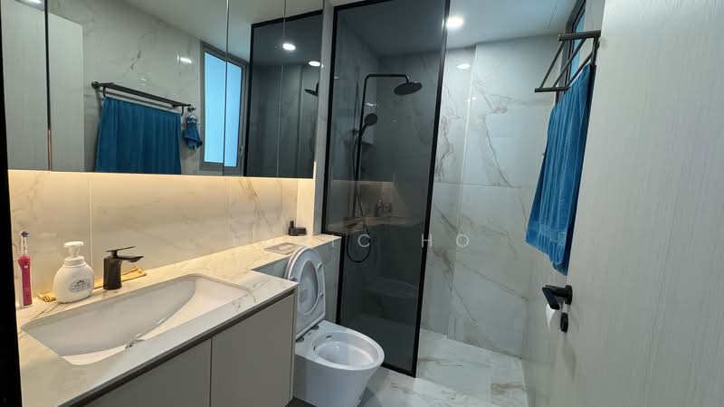 Canberra Residences, 501 Canberra Drive, 3 Bedrooms, 1,130 sqft, Condominium For Sale, by Edric Ho, 500138305 - Master Room Bathroom - PropertyGuru.com.sg