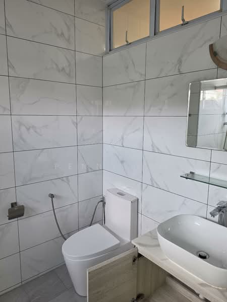 18 Neram Road, Neram road, 4 Bedrooms, 2,107 sqft, Terraced House For Rent, by Penny Lim, 500138329 - Bathroom - PropertyGuru.com.sg