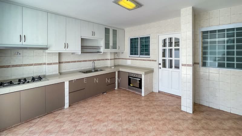 18 Neram Road, Neram road, 4 Bedrooms, 2,107 sqft, Terraced House For Rent, by Penny Lim, 500138329 - Kitchen - PropertyGuru.com.sg