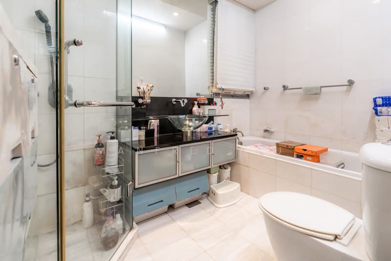 Joo Chiat; 1km to Tao Nan Primary, , 3 Bedrooms, 1,324 sqft, Apartment For Sale, by Manfred Lau, 500138332 - Bathroom - PropertyGuru.com.sg