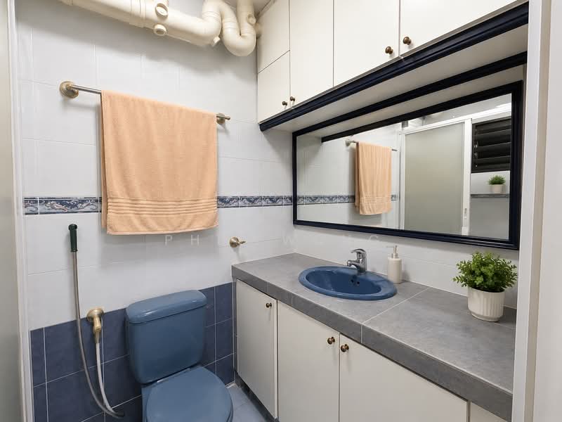 155 Jalan Teck Whye, 155 Jalan Teck Whye, 4 Bedrooms, 1,302 sqft, HDB Flat For Sale, by Phil Wong, 500138340 - Bathroom - PropertyGuru.com.sg
