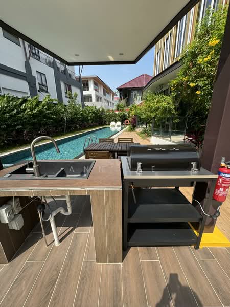 K Suites, 21 Lorong K Telok Kurau, 5 Bedrooms, 1,625 sqft, Apartment For Sale, by Ann Lee, 500138341 - Pool - PropertyGuru.com.sg