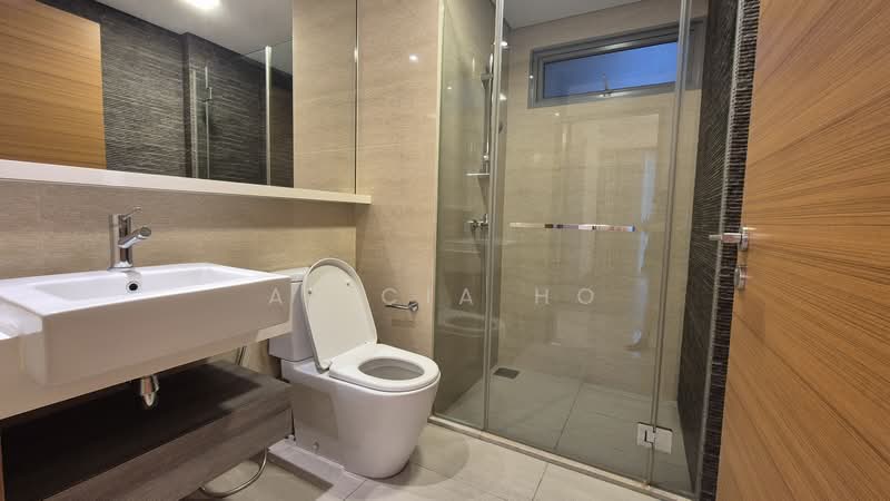 Woodhaven, 71 Woodgrove Avenue, 3 Bedrooms, 1,119 sqft, Condominium For Sale, by Alicia Ho, 500138347 - Bathroom - PropertyGuru.com.sg