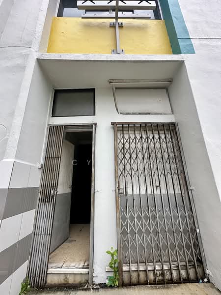 166 Woodlands Street 13, 166 Woodlands Street 13, 2 Bedrooms, 883 sqft, HDB Flat For Rent, by CY TAN, 500138351 - Exterior - PropertyGuru.com.sg
