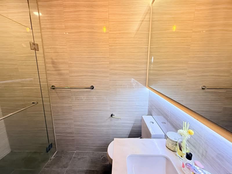 Riverbank at Fernvale, 15 Fernvale Close, 3 Bedrooms, 1,012 sqft, Condominium For Sale, by Ivan Ong, 500138356 - Bathroom - PropertyGuru.com.sg