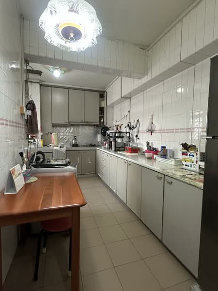215 Choa Chu Kang Central, 215 Choa Chu Kang Central, 3 Bedrooms, 1,119 sqft, HDB Flat For Sale, by Phil Wong, 500138357 - Kitchen - PropertyGuru.com.sg