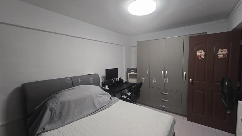 215 Serangoon Avenue 4, 215 Serangoon Avenue 4, 3 Bedrooms, 1,022 sqft, HDB Flat For Sale, by Cheryl Tan, 500138365 - Bedroom - PropertyGuru.com.sg