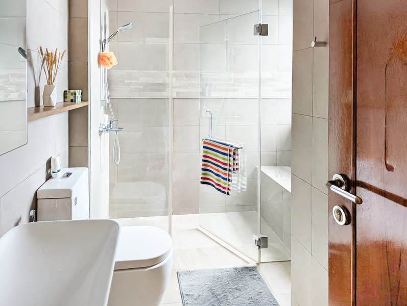 The Bayshore, 26 Bayshore Road, 2 Bedrooms, 947 sqft, Condominium For Rent, by Diana Teow, 500138371 - Bathroom - PropertyGuru.com.sg
