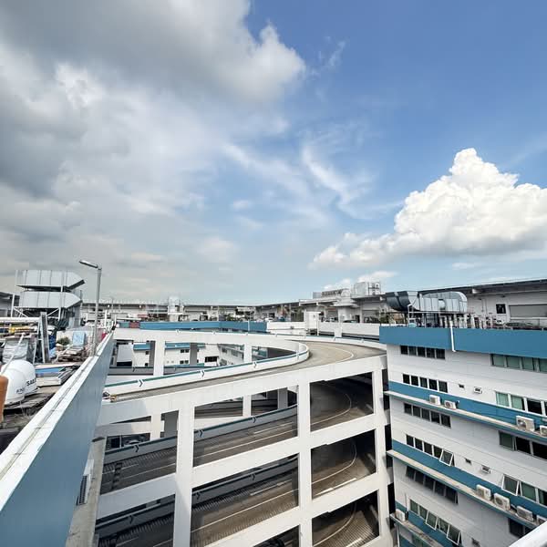 Pioneer Point, 5 Soon Lee Street, 958 sqft, Factory / Workshop (B2) For Sale, by Lim Rong Jie, 500138374 - Exterior - CommercialGuru.com.sg