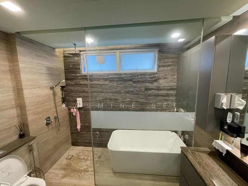 Greenview Crescent, Greenview Crescent, Tanglin / Holland / Bukit Timah, 6 Bedrooms, 5,113 sqft, Detached House For Sale, by Jasmine See, 500138380 - Bathroom - PropertyGuru.com.sg