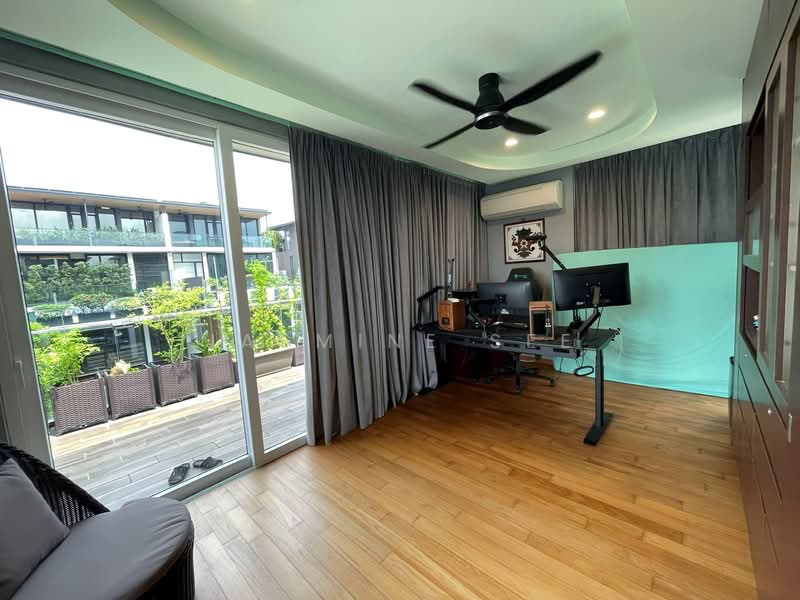 Greenview Crescent, Greenview Crescent, Tanglin / Holland / Bukit Timah, 6 Bedrooms, 5,113 sqft, Detached House For Sale, by Jasmine See, 500138380 - Study - PropertyGuru.com.sg