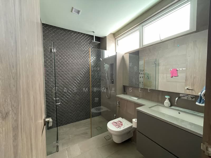 Greenview Crescent, Greenview Crescent, Tanglin / Holland / Bukit Timah, 6 Bedrooms, 5,113 sqft, Detached House For Sale, by Jasmine See, 500138380 - Bathroom - PropertyGuru.com.sg