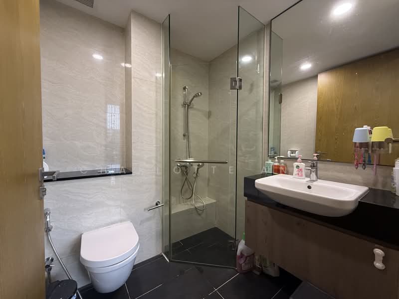 The Enclave Holland, 131 Holland Road, 3 Bedrooms, 1,388 sqft, Condominium For Sale, by Charlotte Ang, 500138404 - Bathroom - PropertyGuru.com.sg