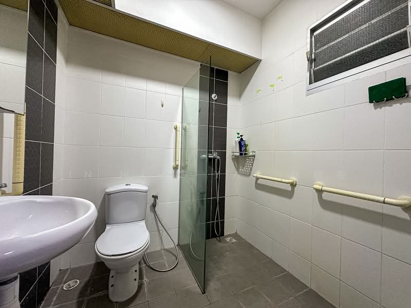 815C Choa Chu Kang Avenue 7, 815C Choa Chu Kang Avenue 7, Room Rental, 200 sqft, HDB Flat For Rent, by Lin Ming Yao 林明尧, 500138406 - Bathroom - PropertyGuru.com.sg