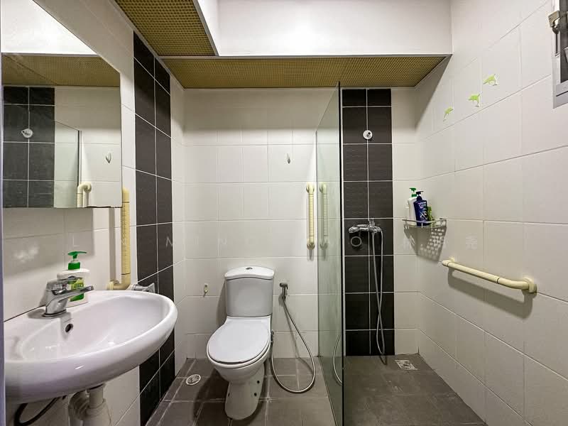 815C Choa Chu Kang Avenue 7, 815C Choa Chu Kang Avenue 7, Room Rental, 200 sqft, HDB Flat For Rent, by Lin Ming Yao 林明尧, 500138406 - Bathroom - PropertyGuru.com.sg