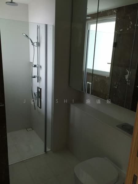 76 Shenton, 76 Shenton Way, 1 Bedroom, 624 sqft, Apartment For Sale, by Joy Shi 施谨婉, 500138408 - Bathroom - PropertyGuru.com.sg
