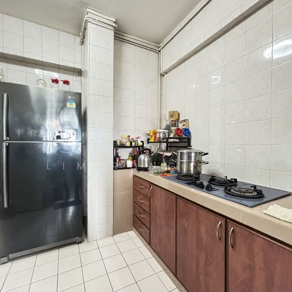 694 Jurong West Central 1, 694 Jurong West Central 1, 3 Bedrooms, 1,098 sqft, HDB Flat For Sale, by Lim Rong Jie, 500138409 - Kitchen - PropertyGuru.com.sg