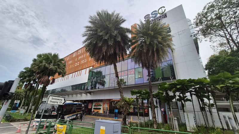 Unit near Sembawang Shopping Centre, , 4 Bedrooms, 1,000 sqft, Shophouse For Rent, by Raymond Tay, 500138413 - Exterior - PropertyGuru.com.sg