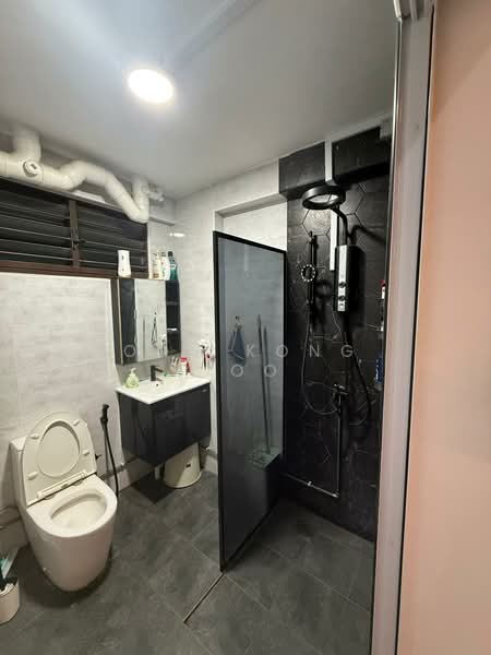 931 Jurong West Street 92, 931 Jurong West Street 92, Room Rental, 100 sqft, HDB Flat For Rent, by Ong Kong Joo, 500138422 - Bathroom - PropertyGuru.com.sg