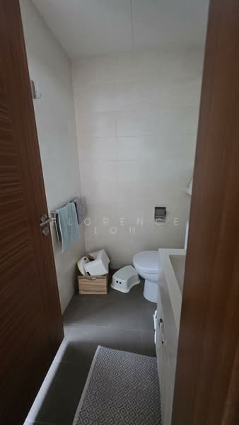 The Grandhill, 39 Pasir Panjang Hill, 3 Bedrooms, 1,259 sqft, Condominium For Sale, by Florence Loh, 500138425 - Bathroom - PropertyGuru.com.sg