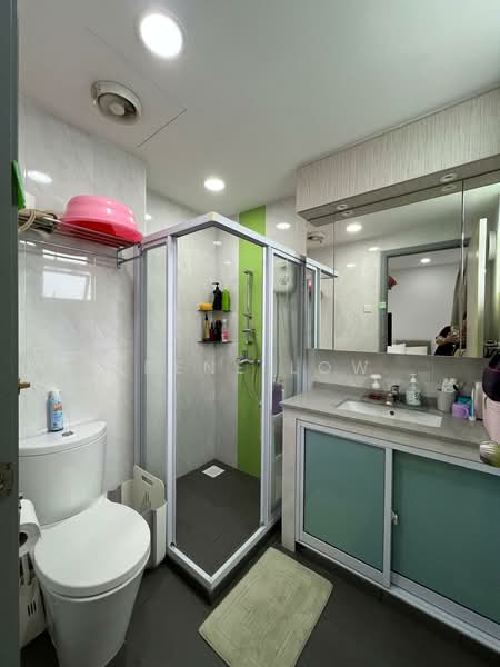 Trellis Towers, 700 Toa Payoh Lorong 1, 4 Bedrooms, 1,647 sqft, Condominium For Sale, by Irene Low, 500138443 - Bathroom - PropertyGuru.com.sg