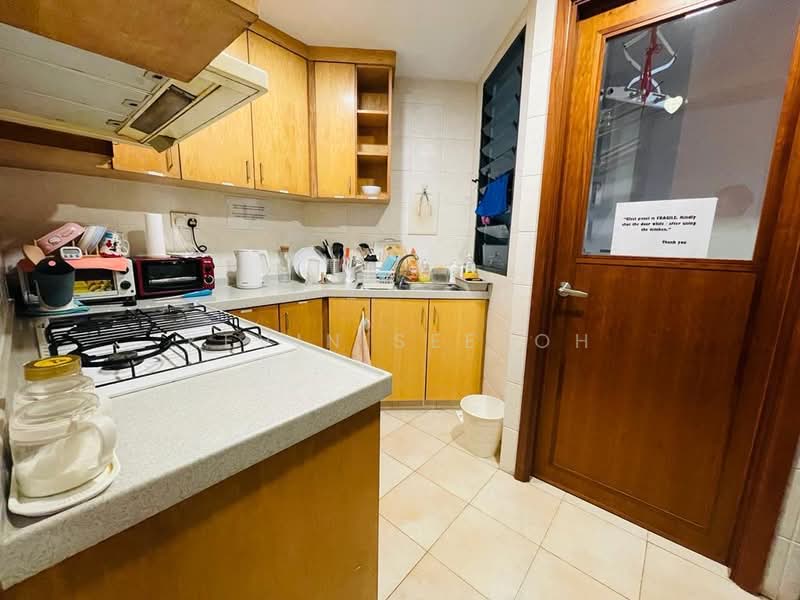 Tanglin View, 150 Prince Charles Crescent, Room Rental, 100 sqft, Condominium For Rent, by Kevin Seetoh, 500138444 - Kitchen - PropertyGuru.com.sg