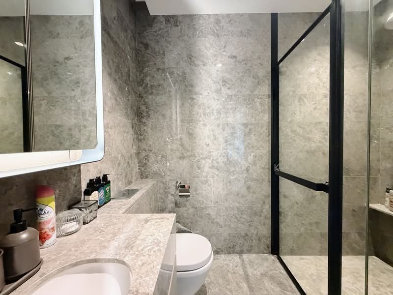 Van Holland, 188 Holland Road, 2 Bedrooms, 710 sqft, Condominium For Sale, by Alexis Quek, 500138460 - Bathroom - PropertyGuru.com.sg