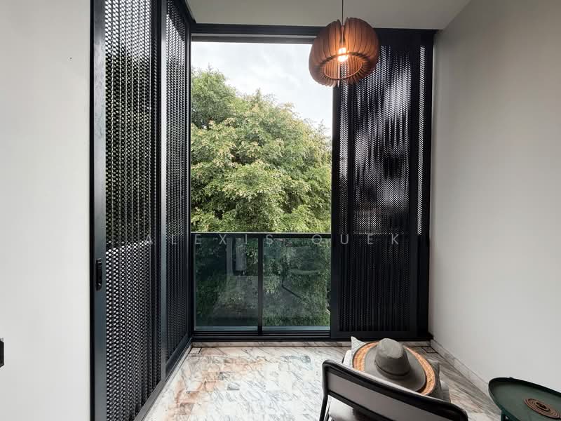 Van Holland, 188 Holland Road, 2 Bedrooms, 710 sqft, Condominium For Sale, by Alexis Quek, 500138460 - Balcony - PropertyGuru.com.sg