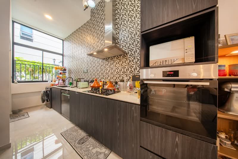 Kew Gate, 3T Limau Garden, 4 Bedrooms, 2,271 sqft, Cluster House For Sale, by Jerome Yap, 500138483 - Kitchen - PropertyGuru.com.sg