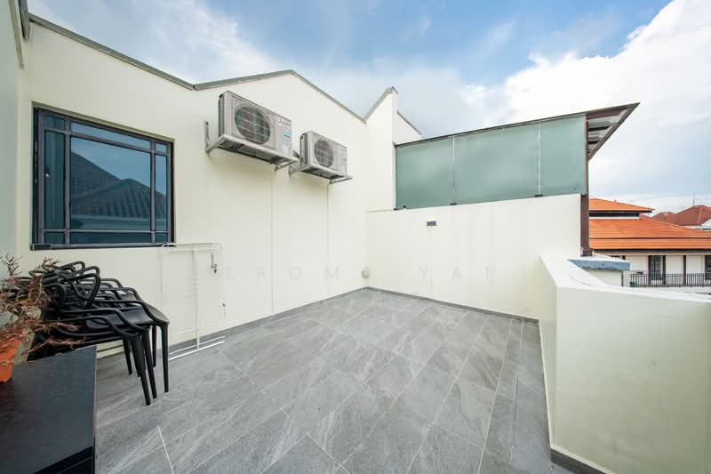 Kew Gate, 3T Limau Garden, 4 Bedrooms, 2,271 sqft, Cluster House For Sale, by Jerome Yap, 500138483 - Balcony - PropertyGuru.com.sg