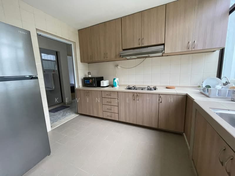 Orchid Apartment, 42-42C Eng Neo Avenue, Room Rental, 200 sqft, Apartment For Rent, by Kevin Seetoh, 500138505 - Kitchen - PropertyGuru.com.sg