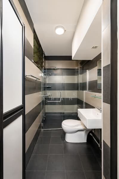 615 Woodlands Avenue 4, 615 Woodlands Avenue 4, 3 Bedrooms, 1,097 sqft, HDB Flat For Sale, by Zahir Shah, 500138525 - Bathroom - PropertyGuru.com.sg