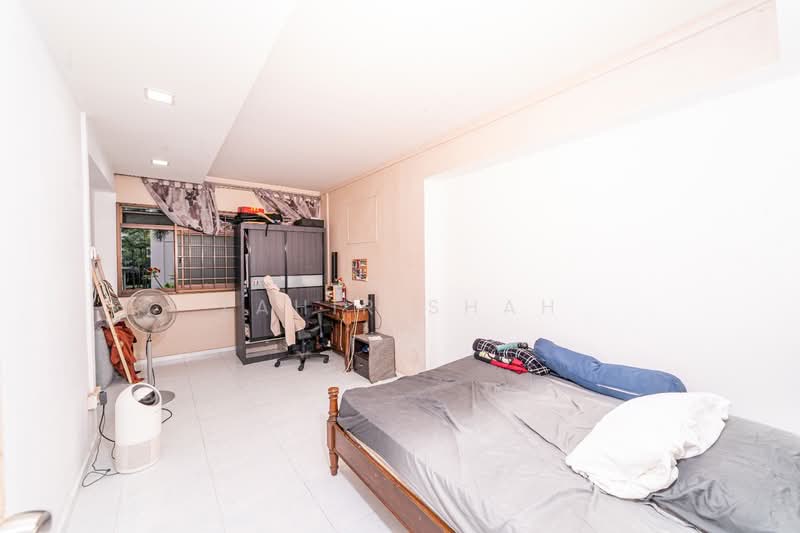 615 Woodlands Avenue 4, 615 Woodlands Avenue 4, 3 Bedrooms, 1,097 sqft, HDB Flat For Sale, by Zahir Shah, 500138525 - Bedroom - PropertyGuru.com.sg