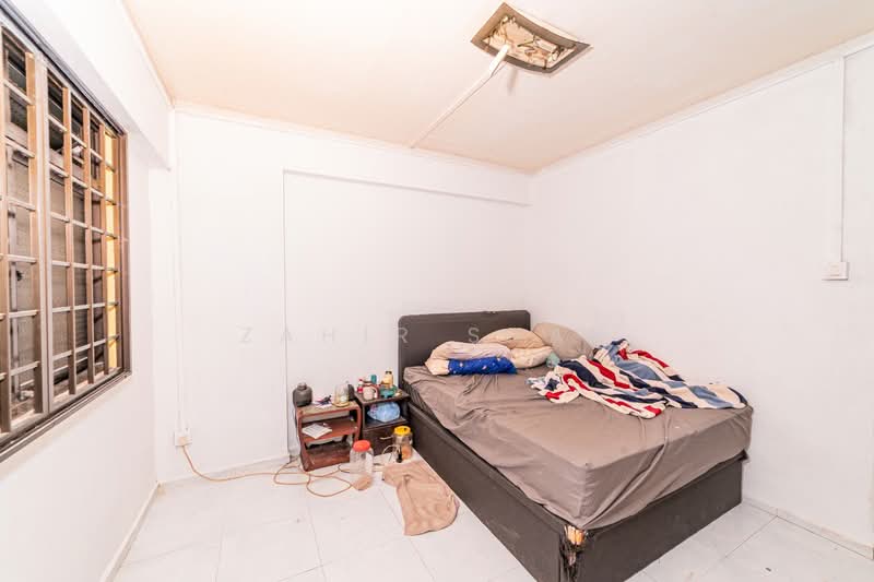 615 Woodlands Avenue 4, 615 Woodlands Avenue 4, 3 Bedrooms, 1,097 sqft, HDB Flat For Sale, by Zahir Shah, 500138525 - Bedroom - PropertyGuru.com.sg