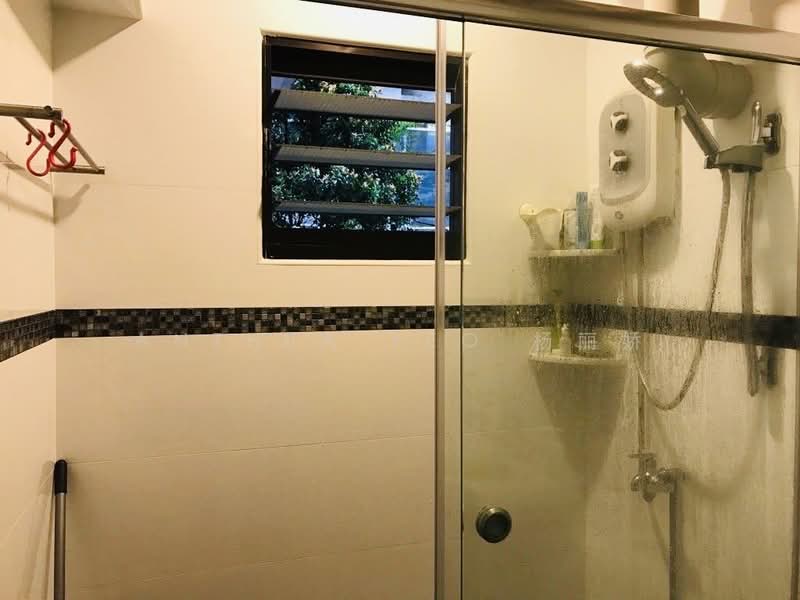 671A Klang Lane, 671A Klang Lane, 3 Bedrooms, 807 sqft, HDB Flat For Sale, by Anthea Yeo 杨丽娇, 500138532 - Bathroom - PropertyGuru.com.sg