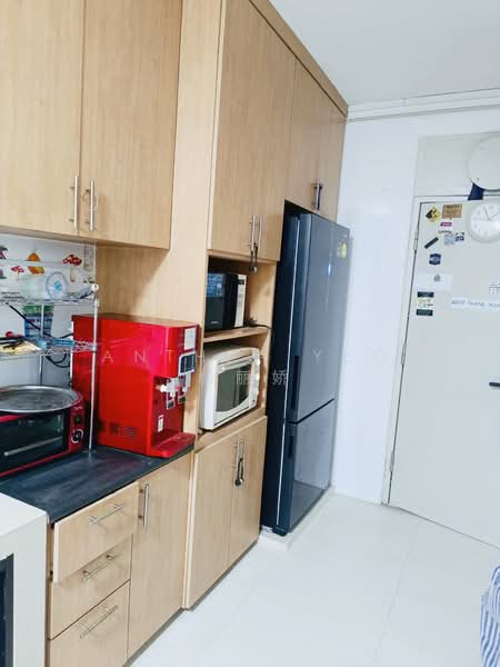 671A Klang Lane, 671A Klang Lane, 3 Bedrooms, 807 sqft, HDB Flat For Sale, by Anthea Yeo 杨丽娇, 500138532 - Kitchen - PropertyGuru.com.sg