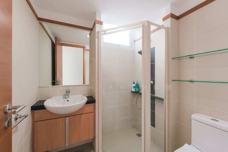 Cheap Rare Penthouse Triplex @ Simei Rise!, , 4 Bedrooms, 3,154 sqft, Condominium For Sale, by Kevin Aw 胡锦胜, 500138536 - Bathroom - PropertyGuru.com.sg