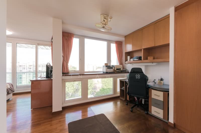 Cheap Rare Triplex Penthouse @ Simei Rise!, , 4 Bedrooms, 3,154 sqft, Condominium For Sale, by Kevin Aw 胡锦胜, 500138547 - Study - PropertyGuru.com.sg