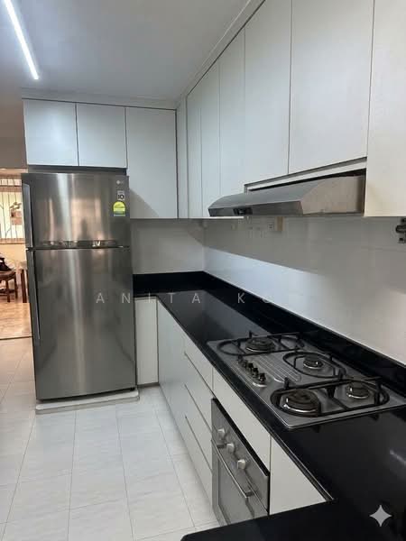 532 Bukit Batok Street 51, 532 Bukit Batok Street 51, 3 Bedrooms, 893 sqft, HDB Flat For Sale, by Anita Koh, 500138550 - Kitchen - PropertyGuru.com.sg
