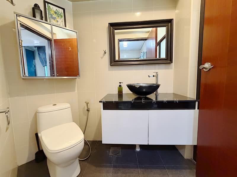 195B Punggol Road, 195B Punggol Road, 3 Bedrooms, 969 sqft, HDB Flat For Sale, by Lim Kai Vearn, 500138561 - Bathroom - PropertyGuru.com.sg