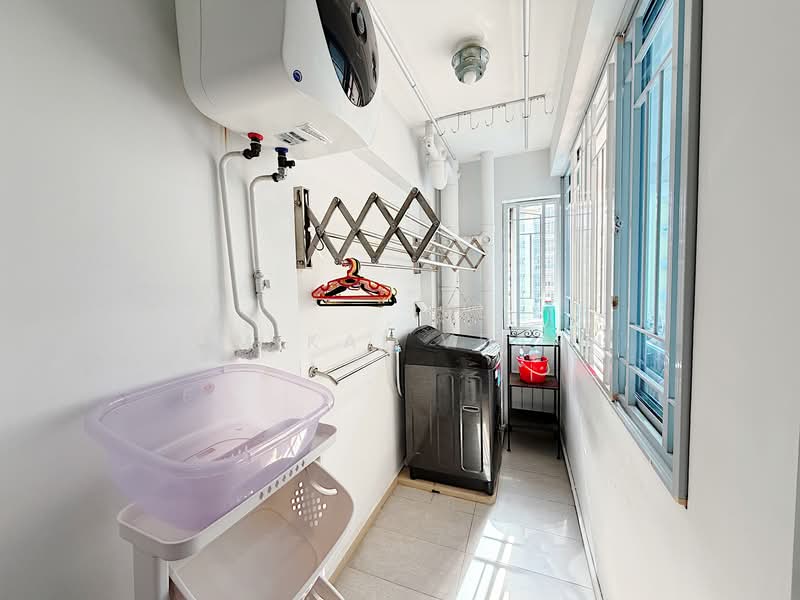 195B Punggol Road, 195B Punggol Road, 3 Bedrooms, 969 sqft, HDB Flat For Sale, by Lim Kai Vearn, 500138561 - Balcony - PropertyGuru.com.sg