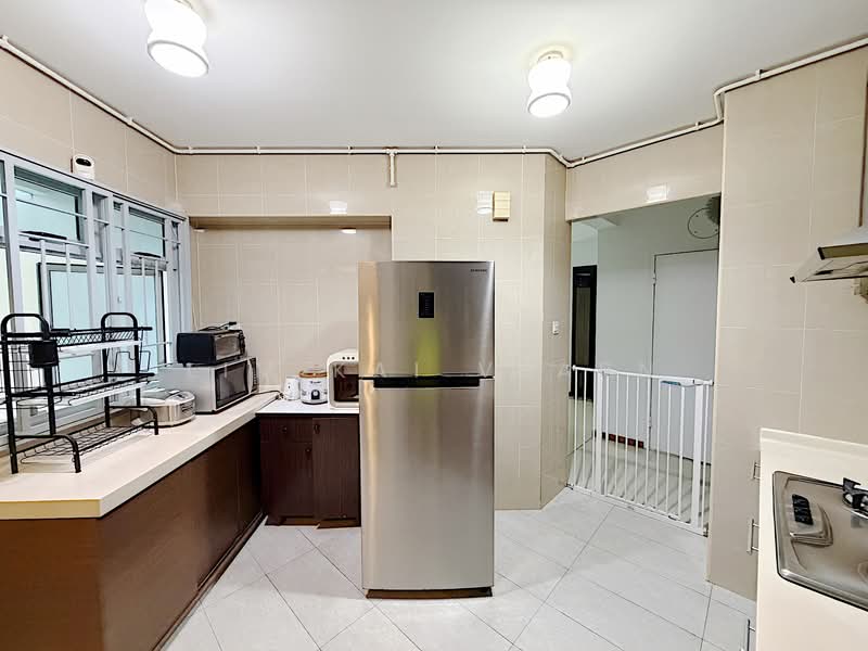 195B Punggol Road, 195B Punggol Road, 3 Bedrooms, 969 sqft, HDB Flat For Sale, by Lim Kai Vearn, 500138561 - Kitchen - PropertyGuru.com.sg