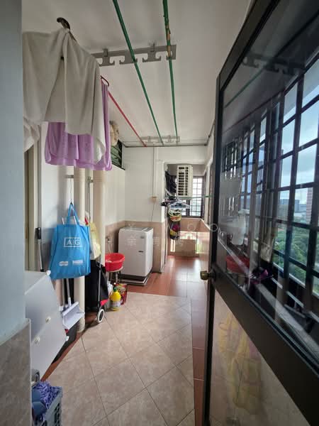 852 Hougang Central, 852 Hougang Central, 3 Bedrooms, 1,485 sqft, HDB Flat For Rent, by Ivy Woo (余娉娉), 500138564 - Utility yard - PropertyGuru.com.sg