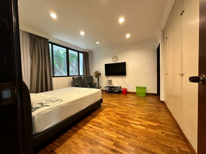 Jalan Haji Alias Elevated Land | Long Driveway | Rare Value @ $18xx psf, 300m to Sixth Ave, 5 Bedrooms, 9,750 sqft, Detached House For Sale, by Kate 周笕簢., 500138575 - Bedroom - PropertyGuru.com.sg