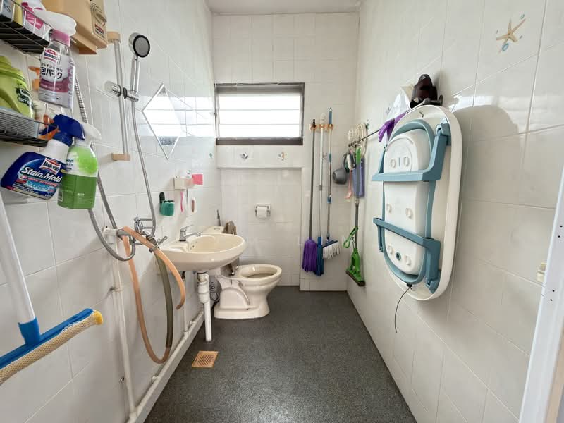 347 Kang Ching Road, 347 Kang Ching Road, 3 Bedrooms, 1,302 sqft, HDB Flat For Sale, by Sam Lim, 500138578 - Bathroom - PropertyGuru.com.sg