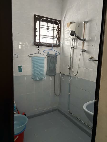762 Bedok Reservoir View, 762 Bedok Reservoir View, 3 Bedrooms, 1,238 sqft, HDB Flat For Sale, by Irene Goh, 500138579 - Bathroom - PropertyGuru.com.sg