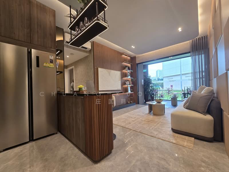 Freehold 1Km to Good Pri School. Walk to MRT, , 4 Bedrooms, 1,281 sqft, Condominium For Sale, by Chuang Kuo Wei 庄国玮, 500138586 - Living Room - PropertyGuru.com.sg
