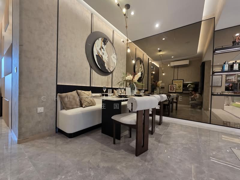 Freehold 1Km to Good Pri School. Walk to MRT, , 4 Bedrooms, 1,281 sqft, Condominium For Sale, by Chuang Kuo Wei 庄国玮, 500138586 - Dining Room - PropertyGuru.com.sg
